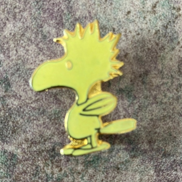 Vintage Woodstock Brooch - Picture 1 of 4